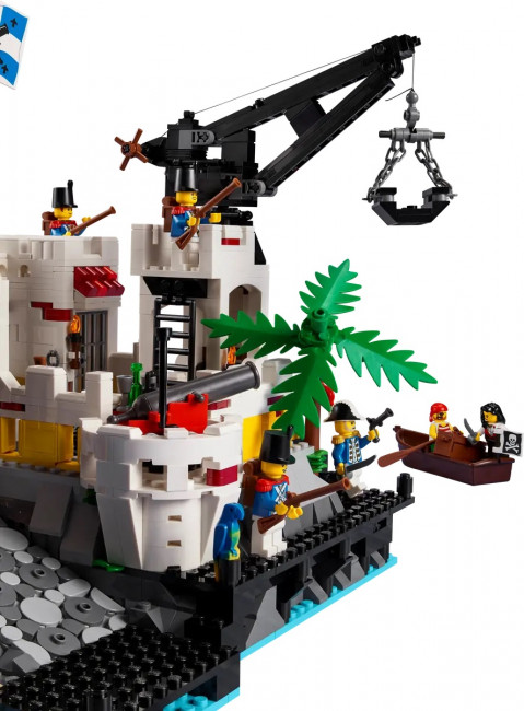 LEGO ICONS 10320-06.jpg