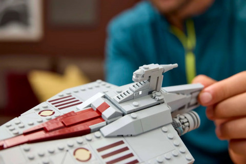 LEGO STAR WARS 75404 Krążownik szturmowy typu Acclamator - Galeria zdjęcie 7