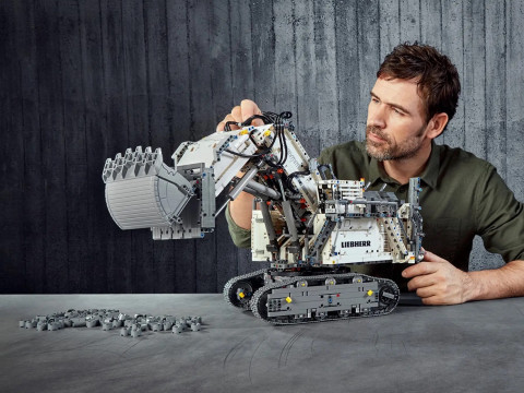 LEGO TECHNIC 42100-15.jpg