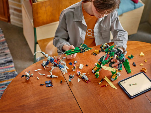 LEGO NINJAGO 71845 LLOYD’S JET MECH - Galeria zdjęcie 9