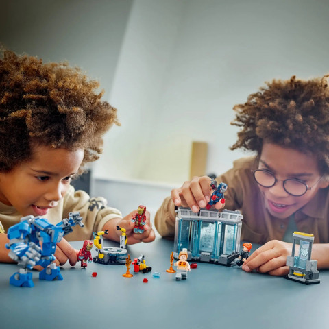 LEGO Marvel Super Heroes 76315 Laboratorium Iron Mana: Zbrojownia - Galeria zdjęcie 9