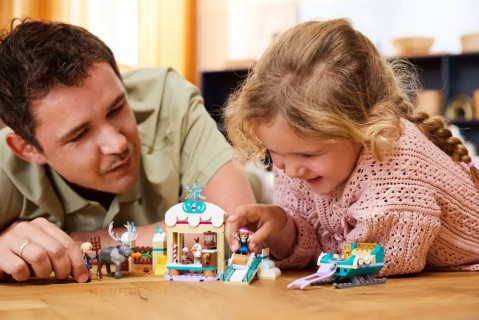 LEGO DISNEY PRINCESS 43256 Przygoda na sankach Anny - Galeria zdjęcie 7