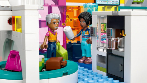 LEGO Friends 42656 Samolot i lotnisko w mieście Heartlake - Galeria zdjęcie 7