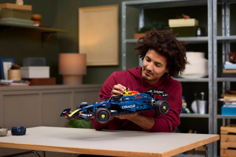 LEGO Technic 42206 Bolid F1 Oracle Red Bull Racing RB20 - Galeria zdjęcie 8