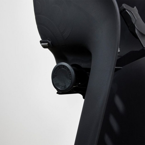 URBAN IKI Tylny fotelik U-me Easyfix NA BAGAŻNIK kolor BLACK/BLACK - Galeria zdjęcie 3