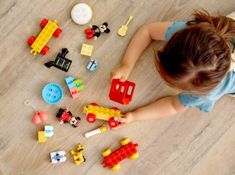 LEGO DUPLO 10941 Urodzinowy pociąg myszek Miki i Minnie - Galeria zdjęcie 6