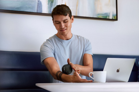 Mini kula wibracyjna Hyperice Hypersphere Mini czarna - Galeria zdjęcie 12