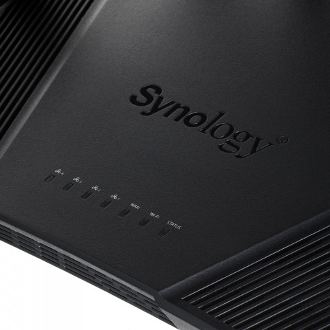 Synology Router RT6600ax, Wi-Fi 6, IEEE 802.11a/b/g/n/ac/ax, 1x 2.5GbE, 3x 1GbE, 1xUSB 3.2, Dual WAN, Three-band router - Galeria zdjęcie 3