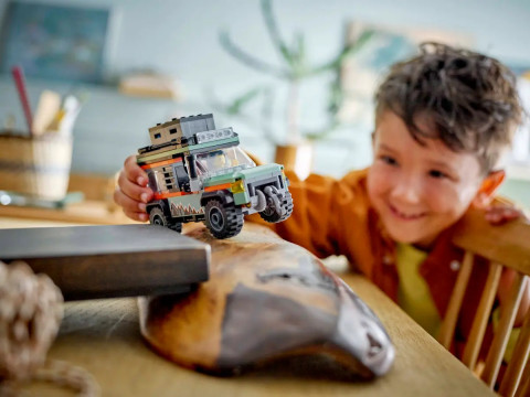 LEGO CITY 60447 Górska ciężarówka terenowa 4x4 - Galeria zdjęcie 8