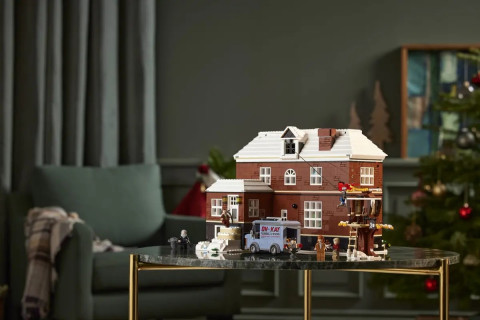 LEGO IDEAS 21330-14.jpg