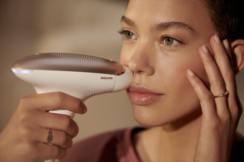 Depilator PHILIPS Lumea Advanced IPL BRI921/00 + Trymer Wbudowany filtr UV - Galeria zdjęcie 5