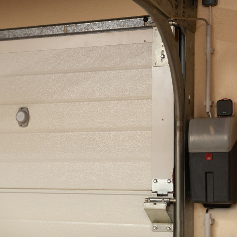Yale Door Position Sensor do garażu - Galeria zdjęcie 3