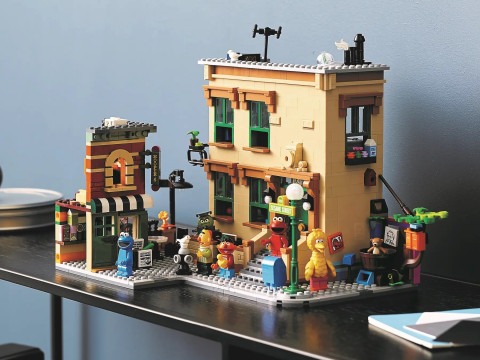 LEGO Ideas 21324 123 Ulica Sezamkowa - Galeria zdjęcie 13