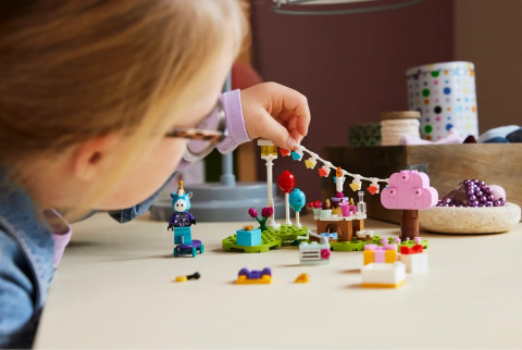 LEGO Animal Crossing 77046 Przyjęcie urodzinowe Juliana - Galeria zdjęcie 8