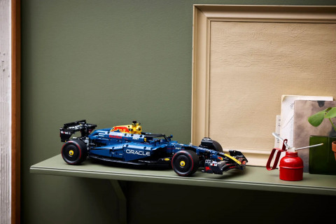 LEGO Technic 42206 Bolid F1 Oracle Red Bull Racing RB20 - Galeria zdjęcie 11