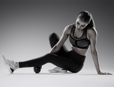 Mini kula wibracyjna Hyperice Hypersphere Mini czarna - Galeria zdjęcie 10