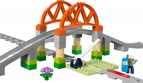 LEGO DUPLO TOWN 10426 Most i tory kolejowe - zestaw rozszerzający - Galeria zdjęcie 2