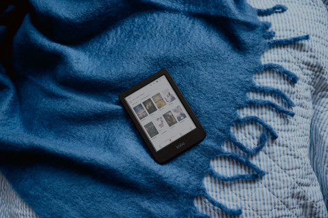 Czytnik e-booków Kobo Clara Colour 6" E-Ink Kaleido 3 16GB WI-FI Black - Galeria zdjęcie 8