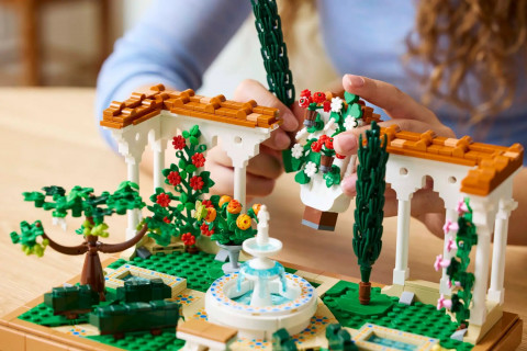 LEGO ICONS 10359 - Galeria zdjęcie 9