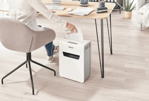 Leitz Niszczarka IQ Protect Premium 8X, P4, 8 kartek, 14 l kosz - Galeria zdjęcie 9