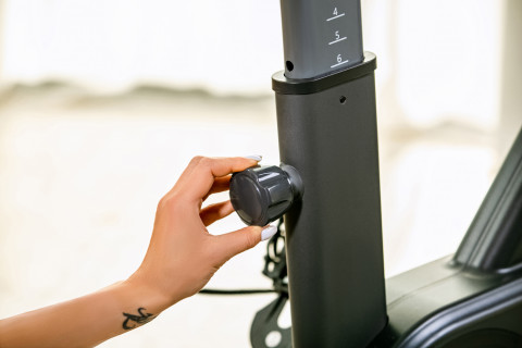 Rower stacjonarny, magnetyczny OVICX Q200X z ekranem dotykowym 15,6" TFT, WIFI bluetooth&app - Galeria zdjęcie 19