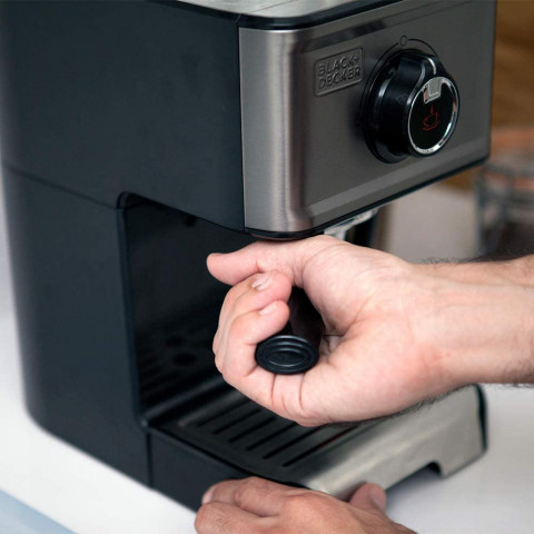 Ekspres ciśnieniowy kolbowy Black+Decker BXCO1200E - Galeria zdjęcie 3