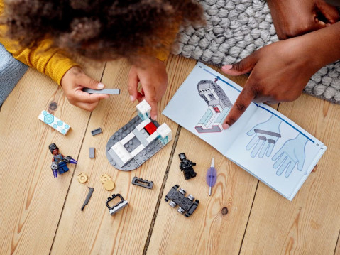 LEGO Super Heroes 76212 Laboratorium Shuri - Galeria zdjęcie 6