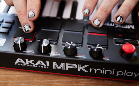 AKAI MPK MINI PLAY 3 - Mini klawiatura sterująca - Galeria zdjęcie 10
