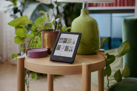 Czytnik e-booków Kobo Clara Colour 6" E-Ink Kaleido 3 16GB WI-FI Black - Galeria zdjęcie 6