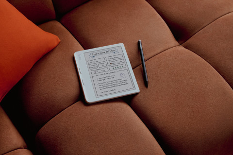 Czytnik e-booków Kobo Libra Colour 7" E-Ink Kaleido 3 32GB WI-FI White - Galeria zdjęcie 7