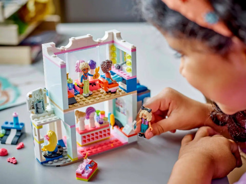 LEGO FRIENDS 42662 Salon fryzjerski i sklep z ozdobami - Galeria zdjęcie 12