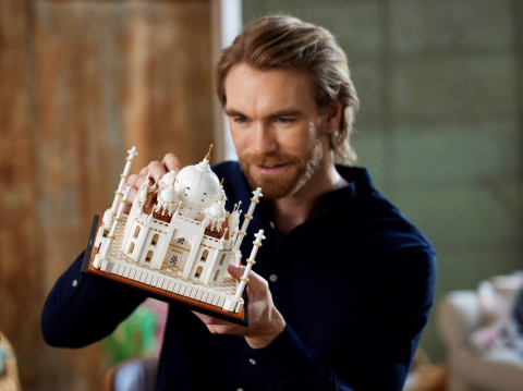 LEGO ARCHITECTURE 21056-10.jpg
