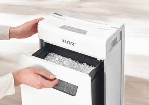 Leitz Niszczarka IQ Protect Premium 8X, P4, 8 kartek, 14 l kosz - Galeria zdjęcie 8