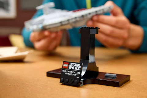 LEGO STAR WARS 75404 Krążownik szturmowy typu Acclamator - Galeria zdjęcie 9