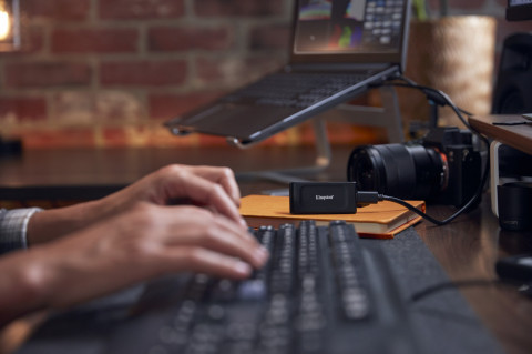 Dysk zewnętrzny SSD Kingston XS1000 (2TB; USB 3.2 Gen 2; black; SXS1000/2000G) - Galeria zdjęcie 8