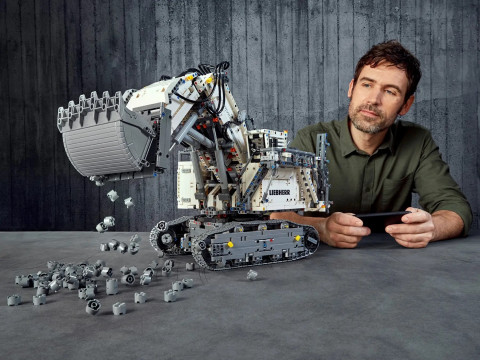 LEGO TECHNIC 42100-11.jpg
