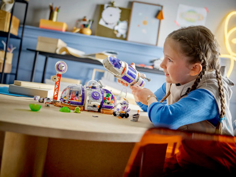 LEGO Friends 42605 Stacja kosmiczna i rakieta - Galeria zdjęcie 10