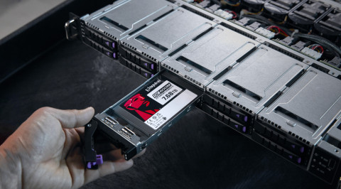 Dysk Kingston DC600M 7.68TB SATA SEDC600M/7680G - Galeria zdjęcie 6