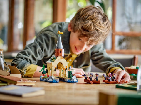 LEGO Harry Potter 76426 Dom na wodzie przy Hogwarcie - Galeria zdjęcie 8