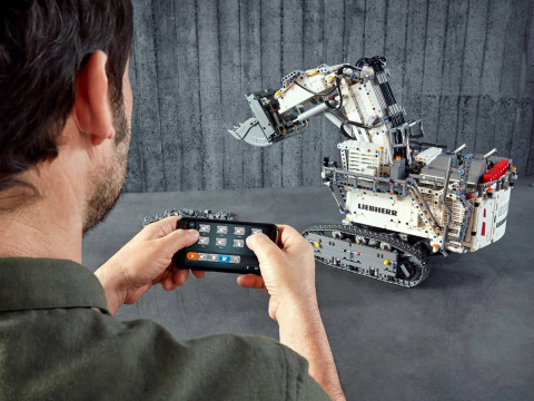 LEGO TECHNIC 42100-12.jpg