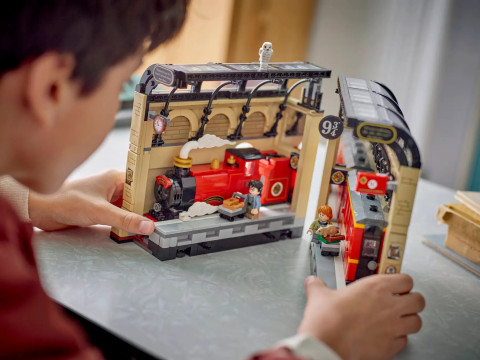 LEGO HARRY POTTER 76450 BOOK NOOK: HOGWLEGO ARTS™ EXPRESS - Galeria zdjęcie 11