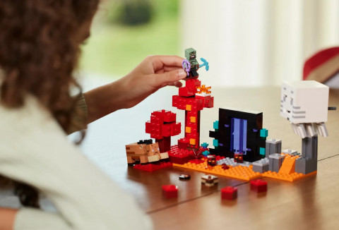 LEGO Minecraft 21255 Zasadzka w portalu do Netheru - Galeria zdjęcie 9