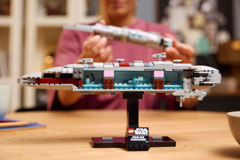 LEGO STAR WARS 75405 Krążownik typu Home One - Galeria zdjęcie 9
