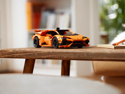 LEGO 42196 Technic - Lamborghini Huracán Tecnica - Galeria zdjęcie 10