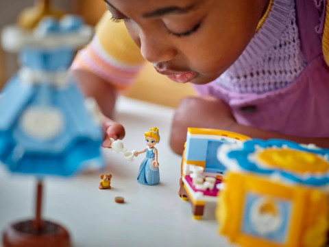 LEGO DISNEY PRINCESS 43266 Suknia Kopciuszka - Galeria zdjęcie 5