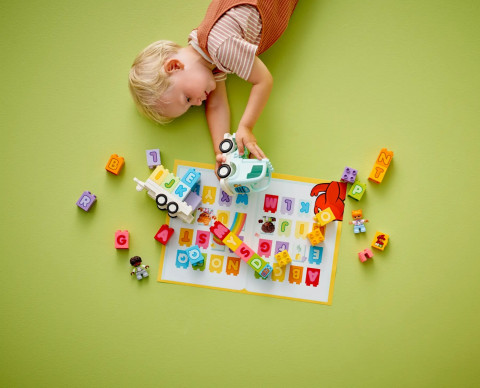 LEGO DUPLO 10421 Ciężarówka z alfabetem - Galeria zdjęcie 7