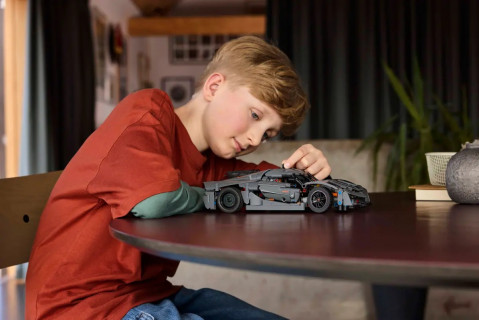 LEGO Technic 42173 Szary hipersamochód Koenigsegg Jesko Absolut - Galeria zdjęcie 9