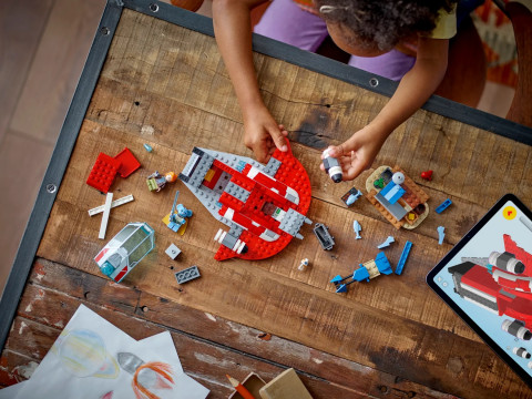 LEGO Star Wars 75384 Karmazynowy Jastrząb - Galeria zdjęcie 9