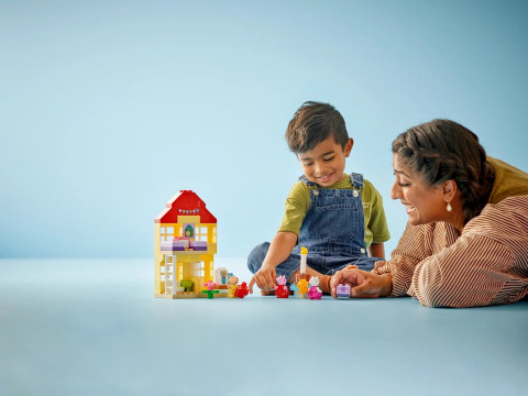 LEGO Peppa Pig 10433 Urodzinowy domek Peppy - Galeria zdjęcie 6