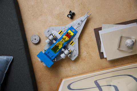LEGO ICONS 10497-09.jpg